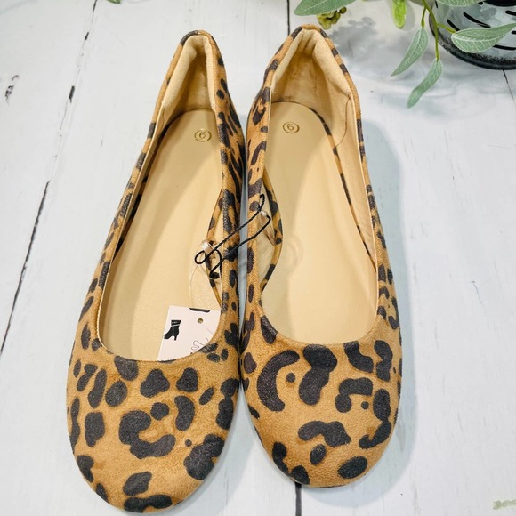 NWT Tan and Black Leopard Ballet Flats - Size 6 - Picture 2 of 10